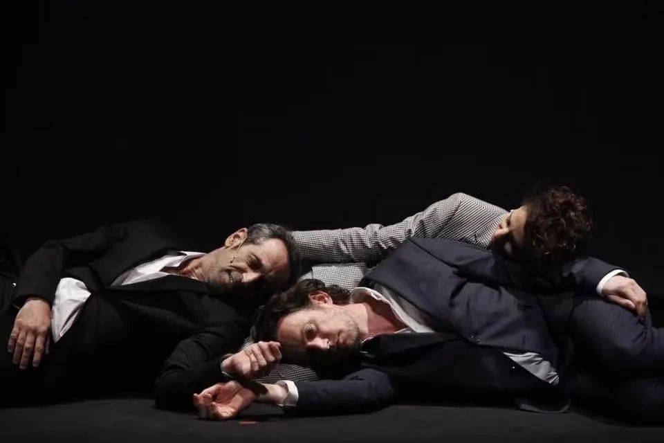 专访"斜杠青年"拉扎罗夫 | 从百老汇男主角走向话剧舞台的"多余人"