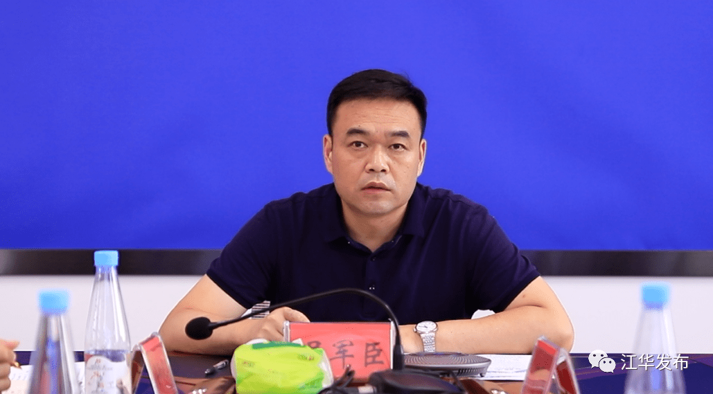 县委副书记,县长吴军臣,县委常委,常务副县长何开银,副县长李新建,左