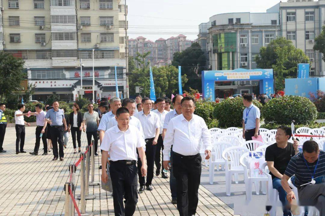 致富经小龙虾_致富经小龙虾养殖视频播放_致富经龙虾养殖视频全集