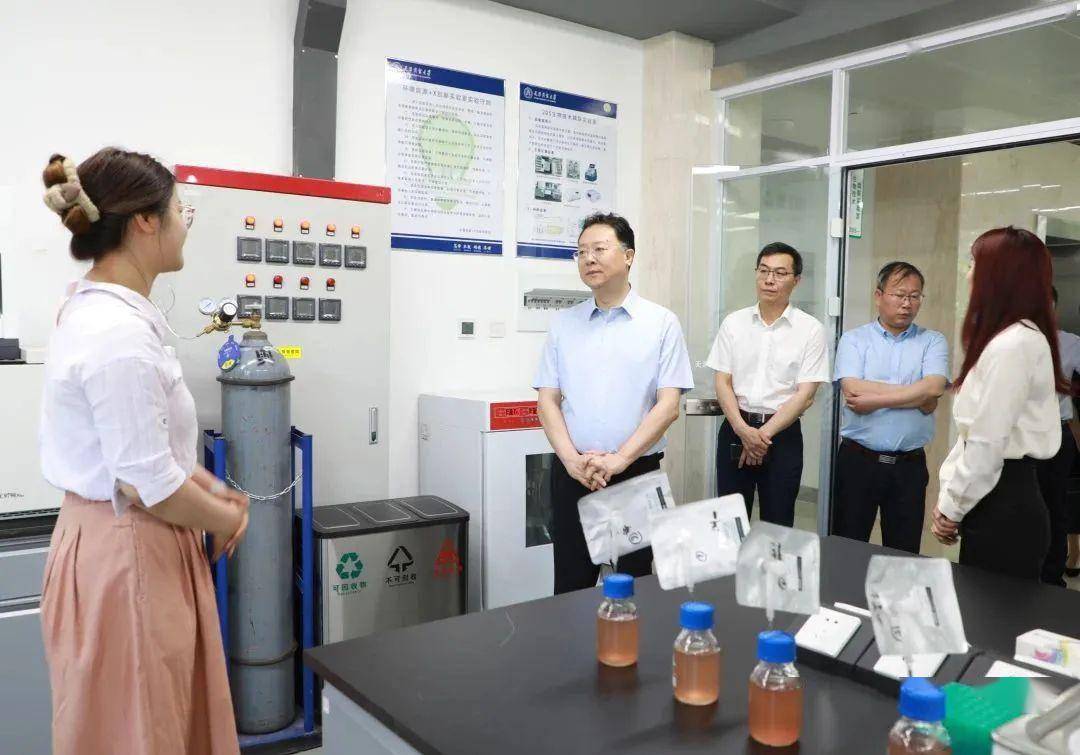 倪斌深入天津商业大学调研服务_创新_合作_发展