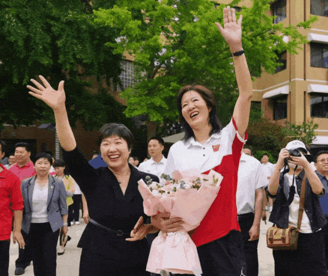 跟郎平学姐见证,百年名校的基因密码!_北京市_课程_基础教育