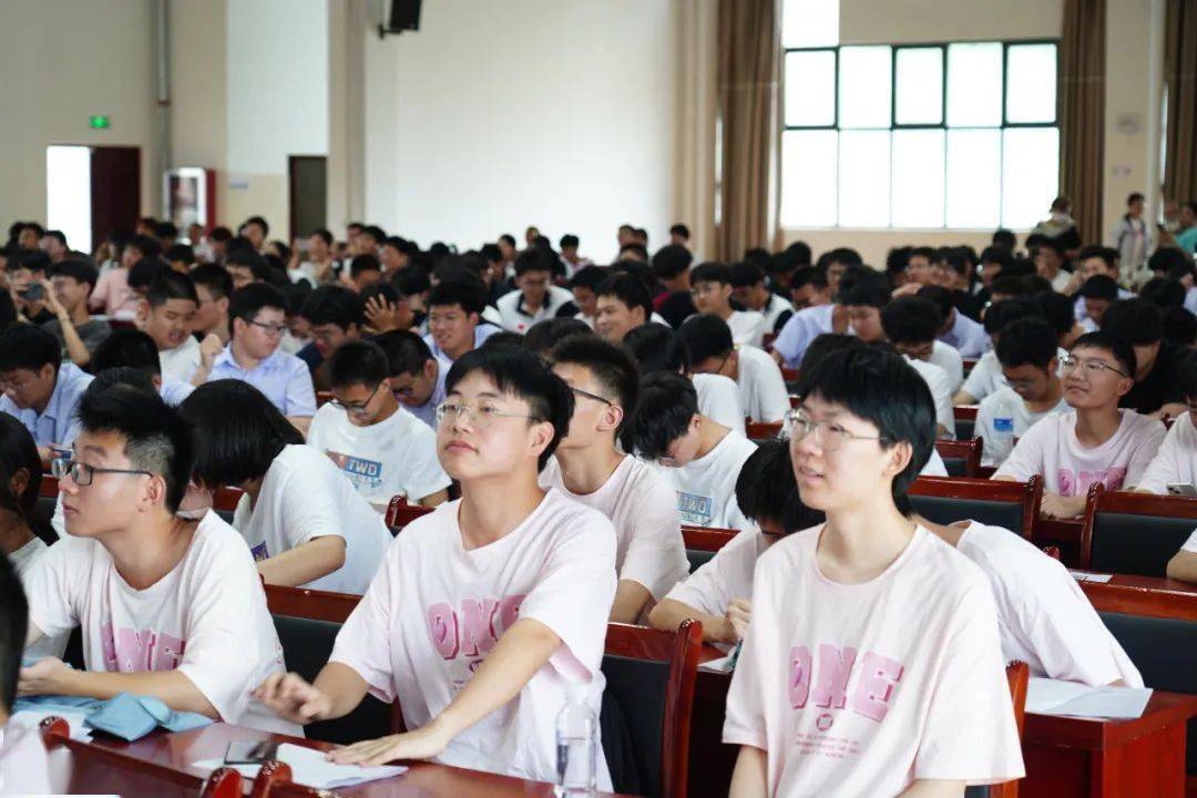 祁门一中隆重举行2023届高三毕业典礼_part_安徽_母校