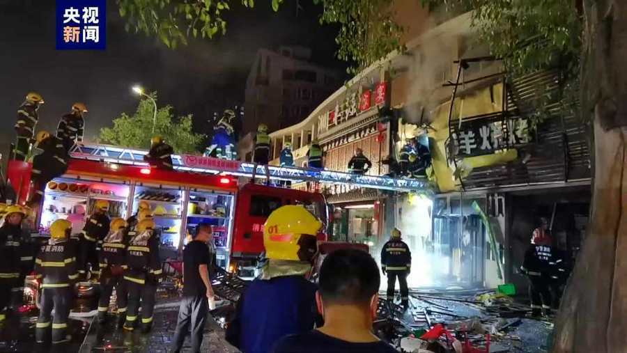 宁夏银川一烧烤店发生燃气爆炸，现场搜救出38人 进行 救援 事故