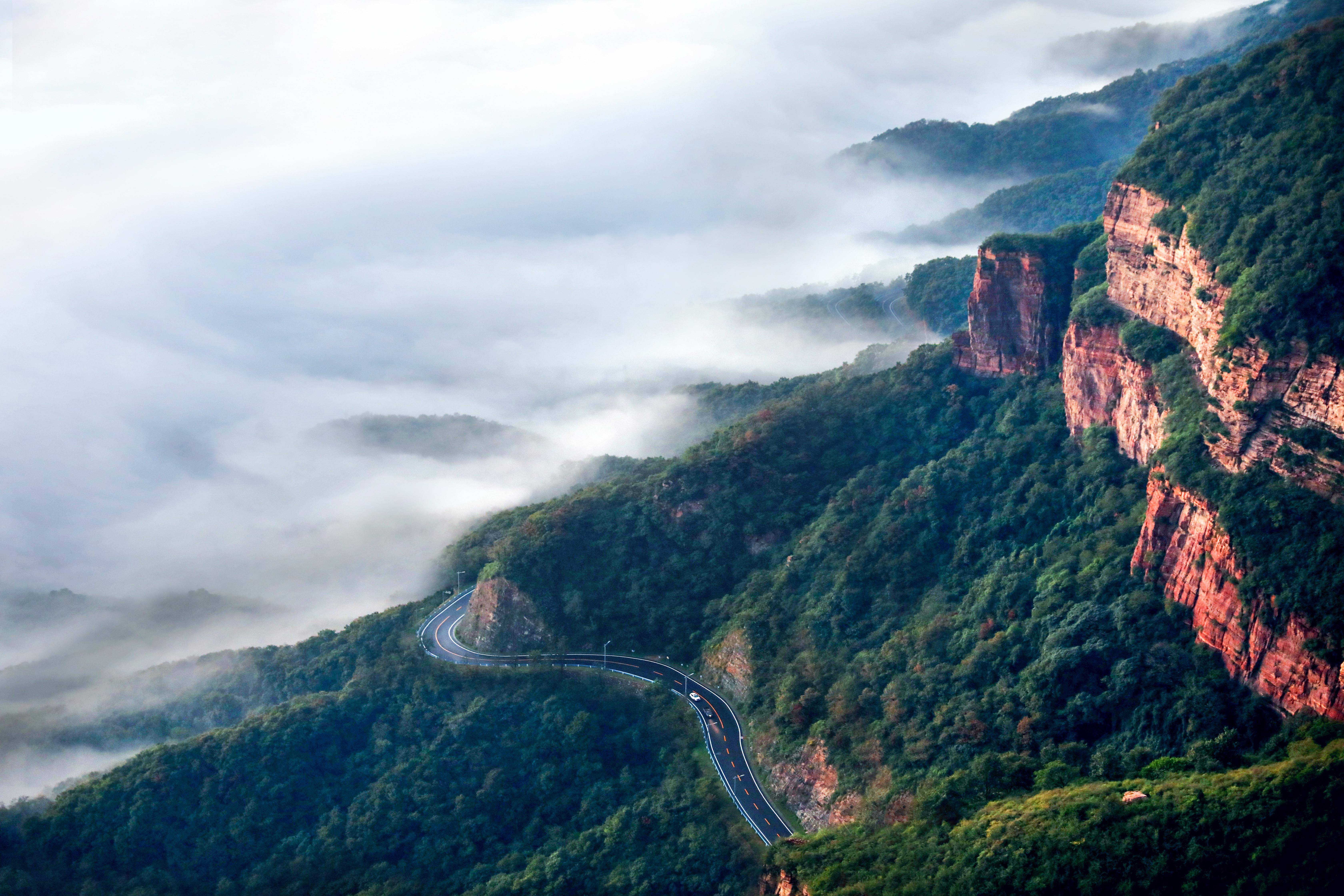 愿景为旅何季东图片图片