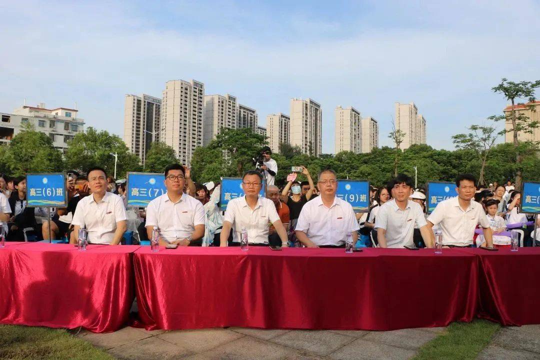 龙海区教育局党委委员,龙海一中党委书记,校长陈建明,龙海一中副校长