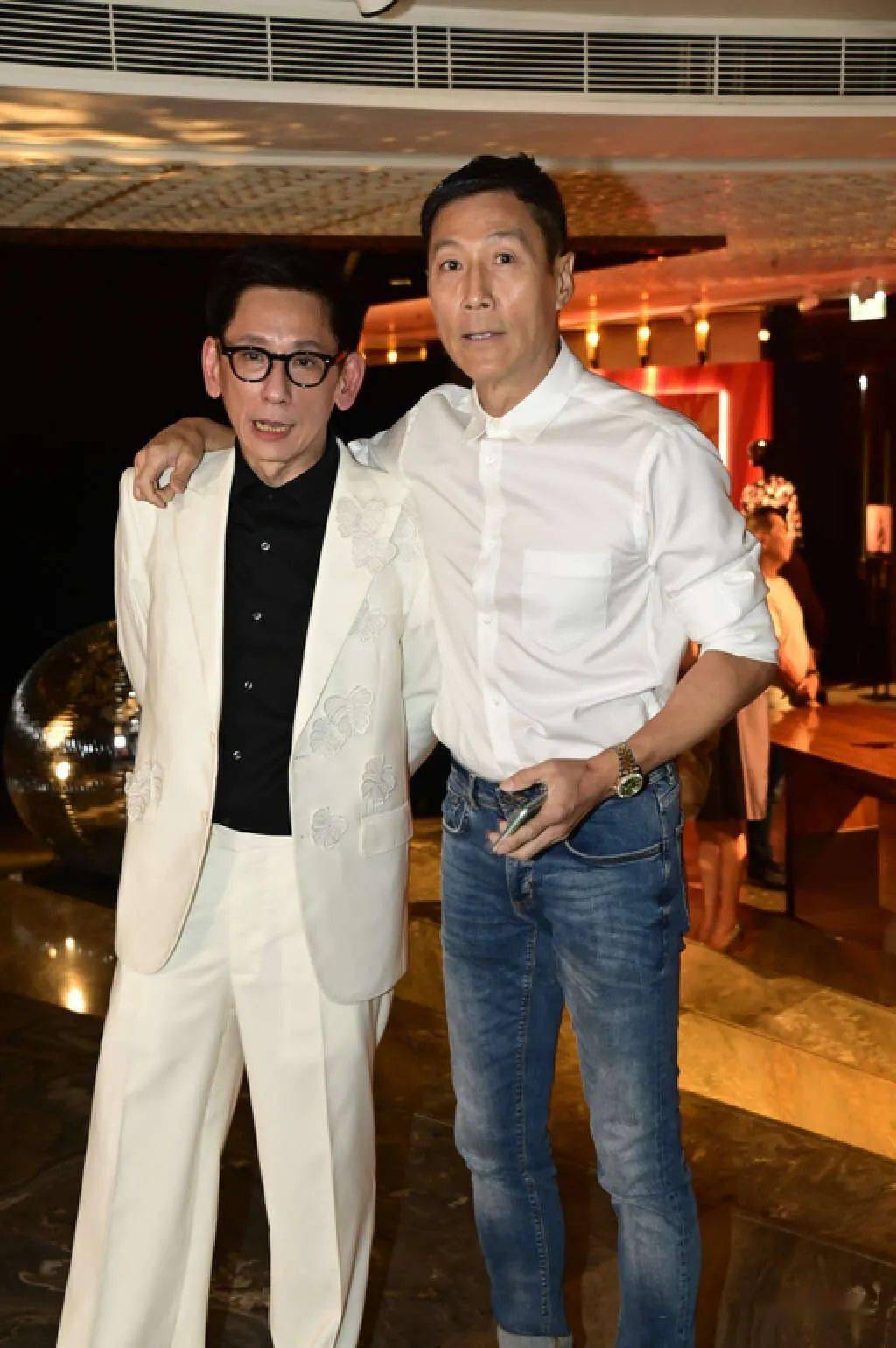 梅艳芳生前挚友办派对,梅姐2位前男友罕见同场,均已结婚生娃_穿着