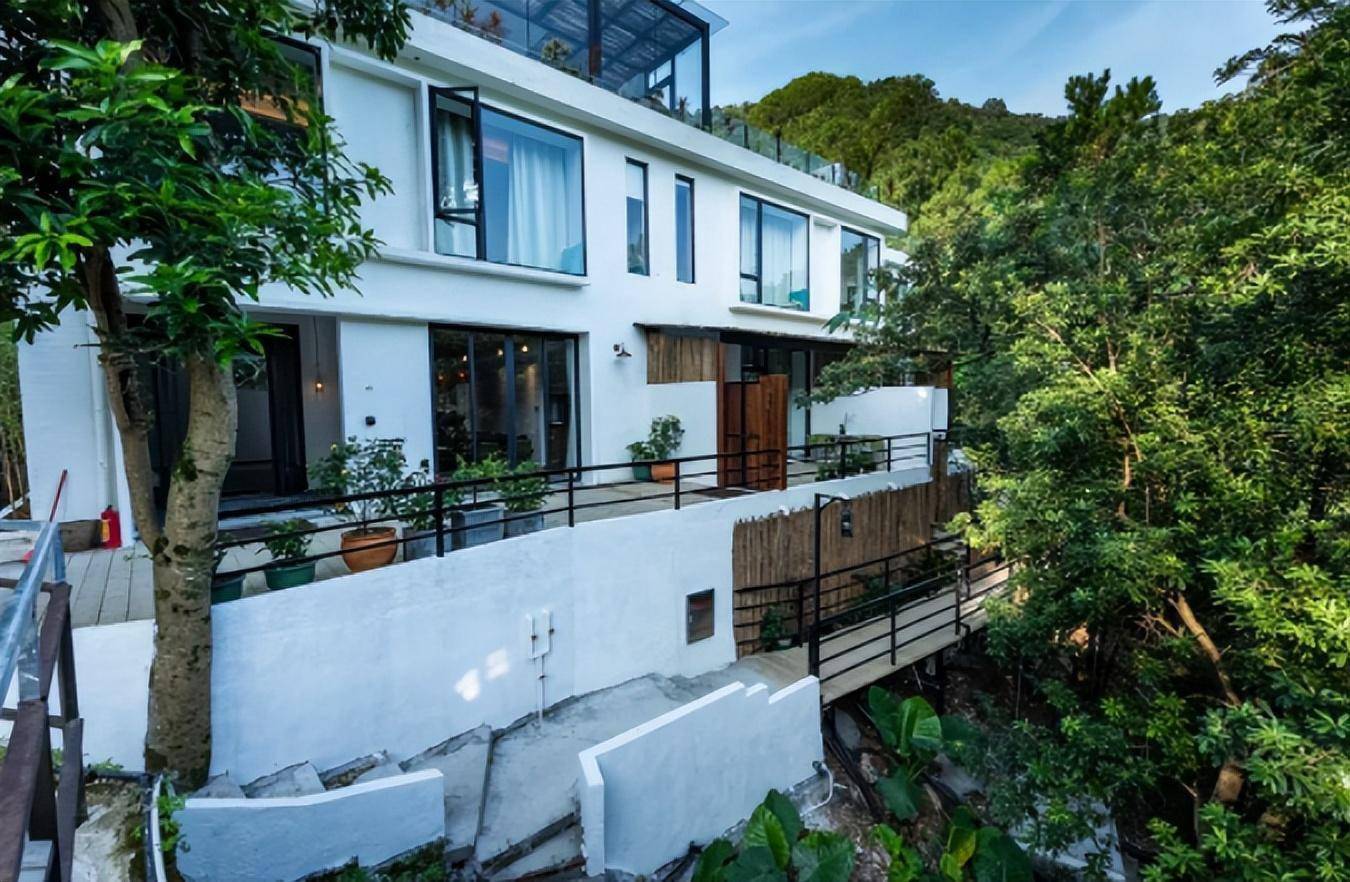 藏在清远笔架山上绿野仙踪里的原始生态民宿,畅游无边泳池丨外寓_山景