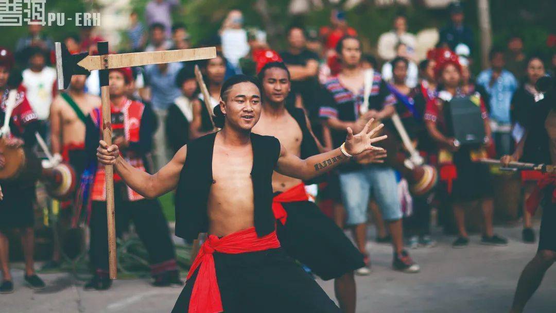阿哥阿妹 跨世纪的网红_直播_乡村_云南