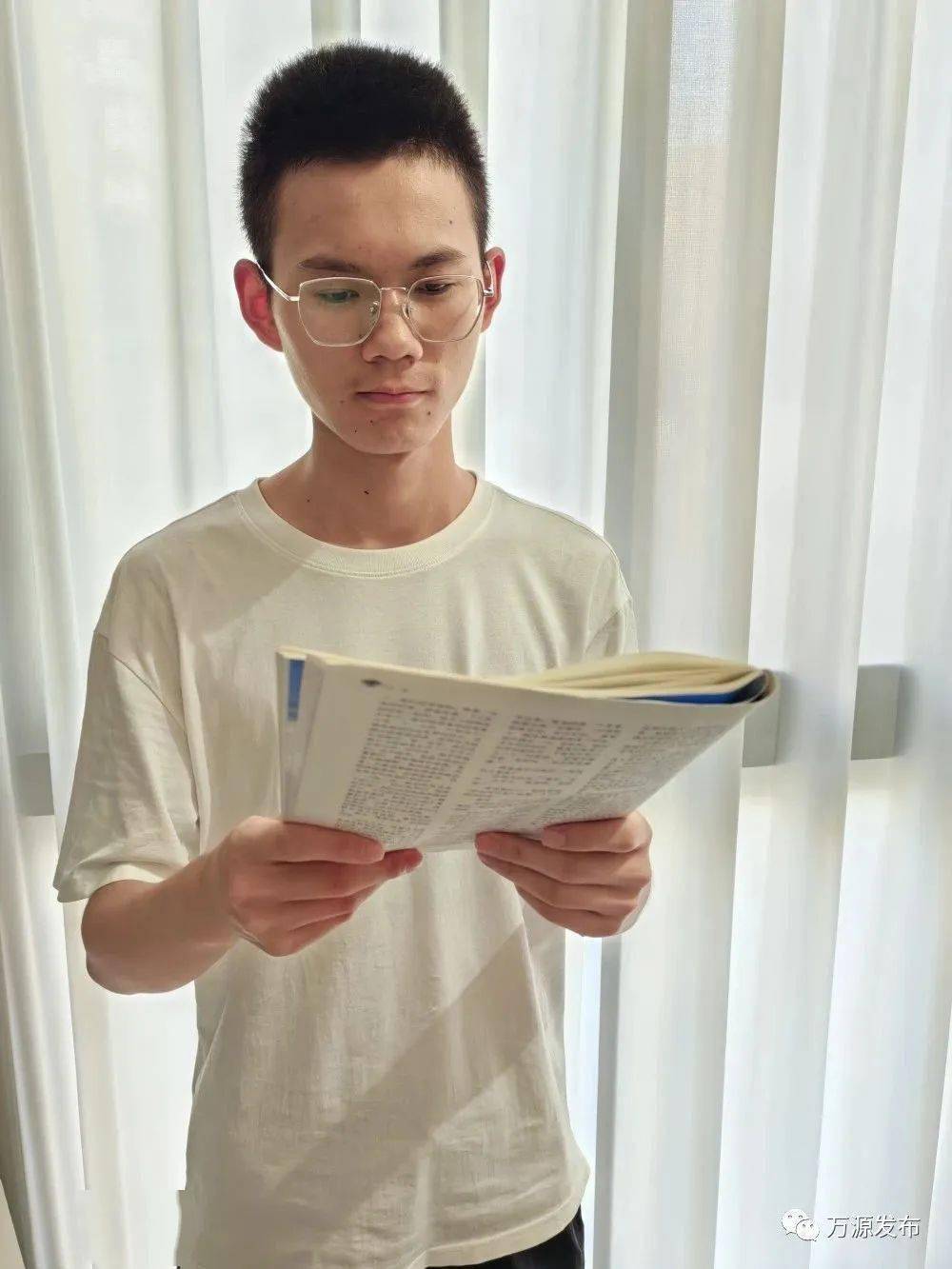 万源市文科高考第一名