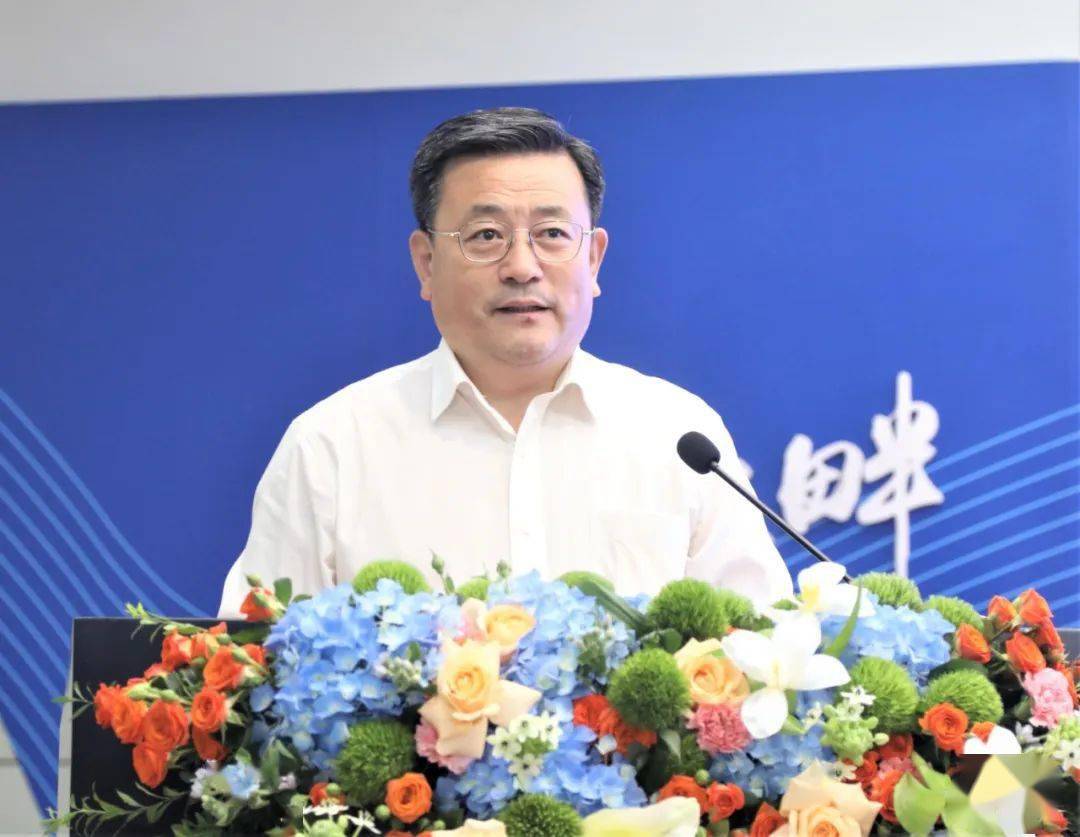 工业联合会秘书长夏令敏,滨州市副市长,邹平市委书记吕明涛参加活动