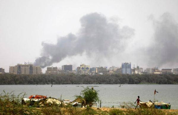 苏丹冲突扩大 东南部遭袭击
