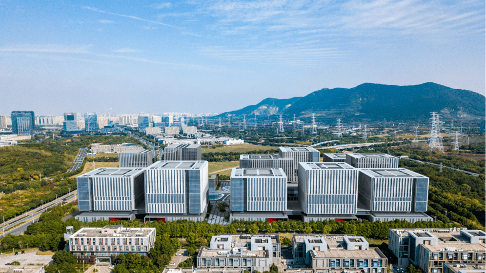 拿地即开工！项目建设“加速跑”_服务_产业_施工