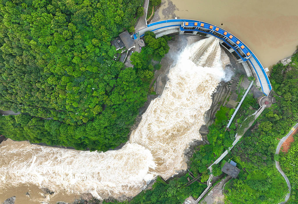 湖南桂阳:开闸泄洪 确保安全度汛_水库_null_欧阳海