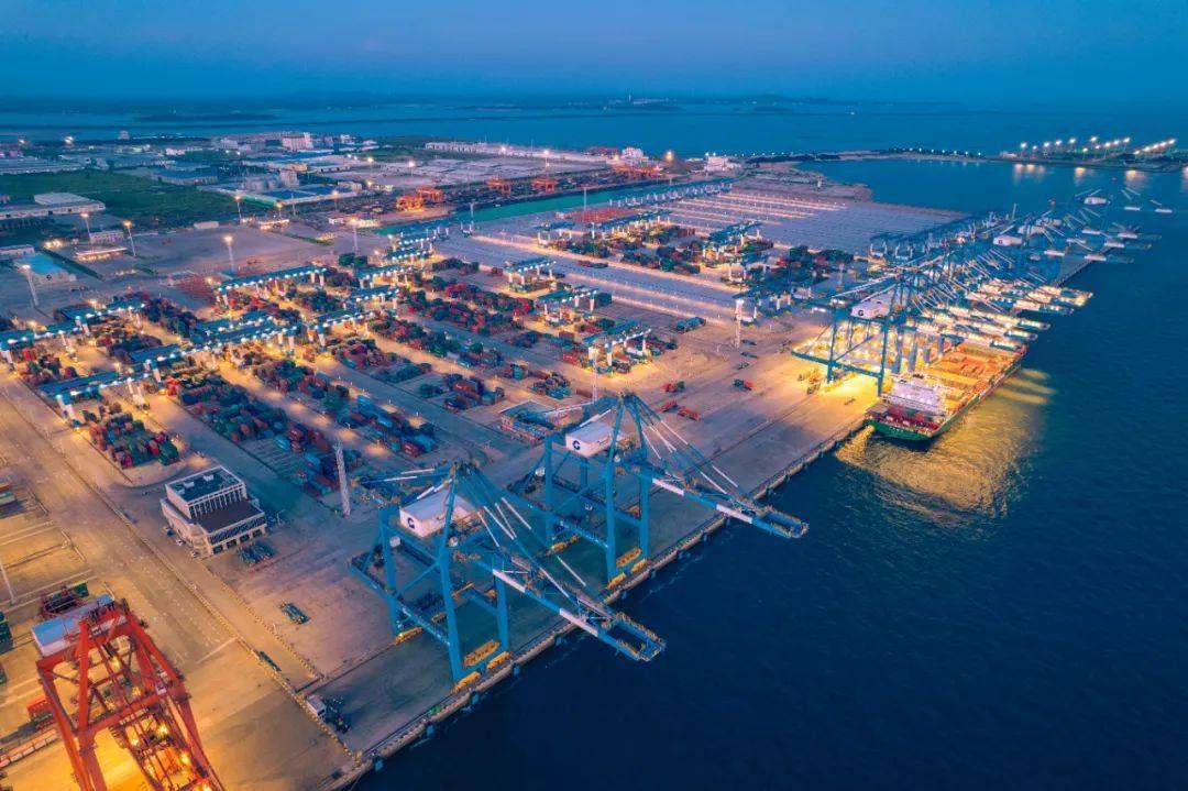 振小华出差记 | 开港一周年,带你探秘广西北部湾钦州自动化码头 go!