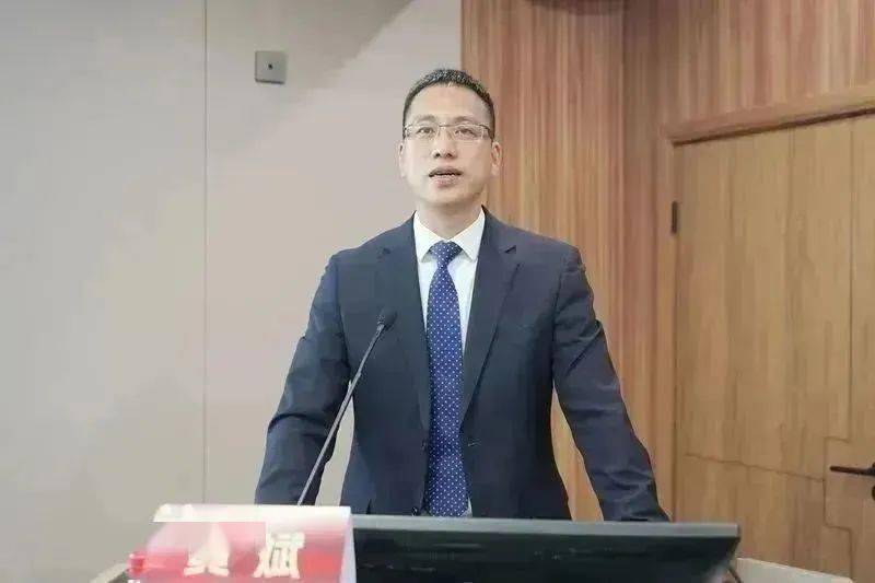 浙江大学附属浙江医院超声医学中心主任黄斌讲解《超声在危急重症中的