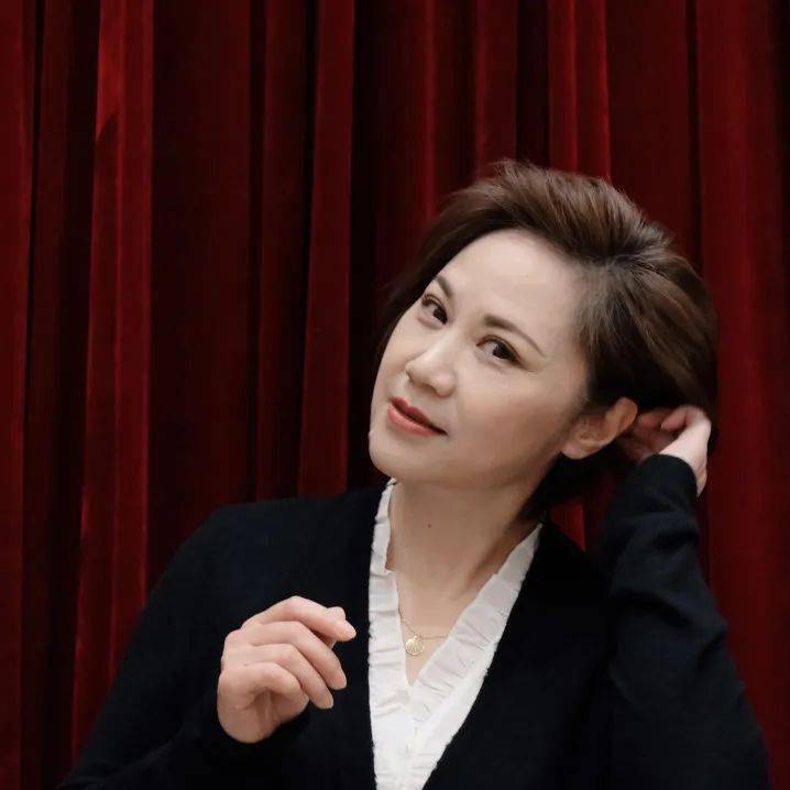 章瑞虹上海越剧院国家一级演员范(瑞娟)派 小生《李娃传》郑元和 扮演