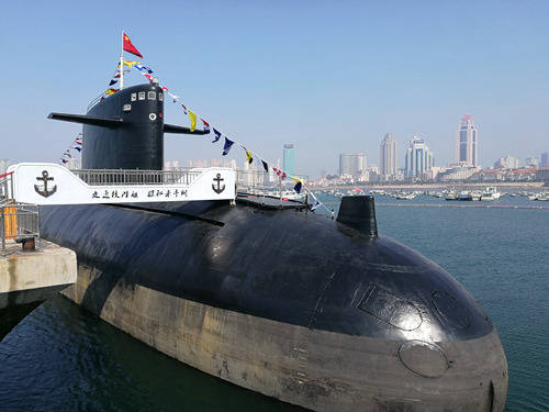 中国首艘核潜艇“长征一号”退役后在海军博物馆展出_手机搜狐网