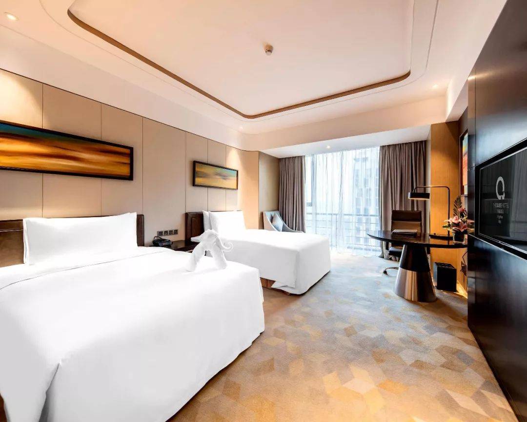 荆州绿地铂骊酒店酒店有3家正餐餐厅,品珍轩中餐厅主理川,湘,鄂菜系