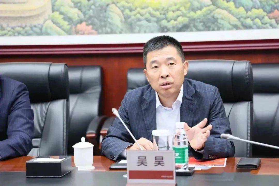 首席医疗官李晓川,副总经理翁丹容,迈瑞集团总裁吴昊,战略规划与发展