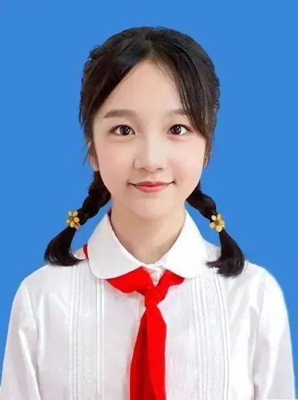 陈美好于欣瑶,女,16岁,共青团员,连云港市猴嘴中学九(3)班学生.