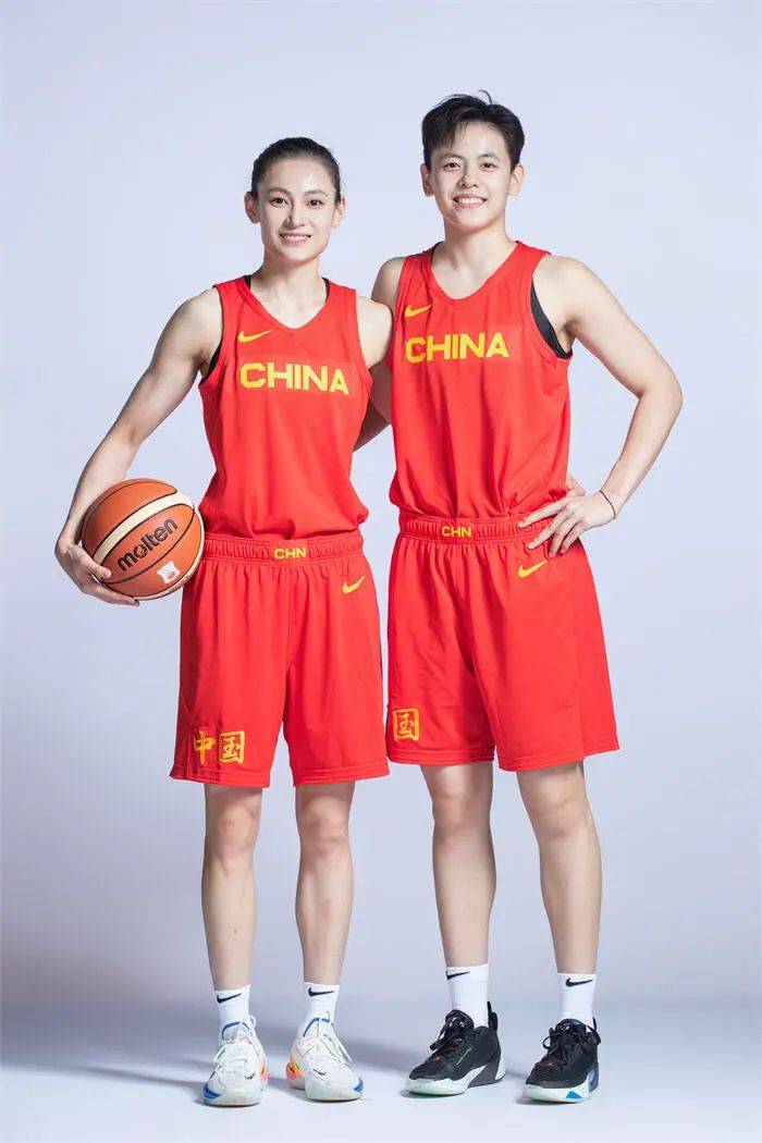 骄傲！夺冠！昆明超强姐妹花“顶峰相见”！_杨力维_杨舒予_杨飞鹏