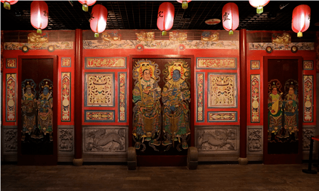 闽南地区的彩绘装饰技艺表现多样,其中富有代表性的有宗庙装饰彩绘