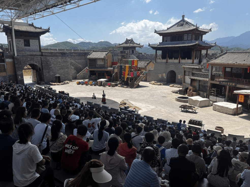 打造《二虎守长安》,《黑娃演义》,《魔法公主》,《华阴老腔》等大型