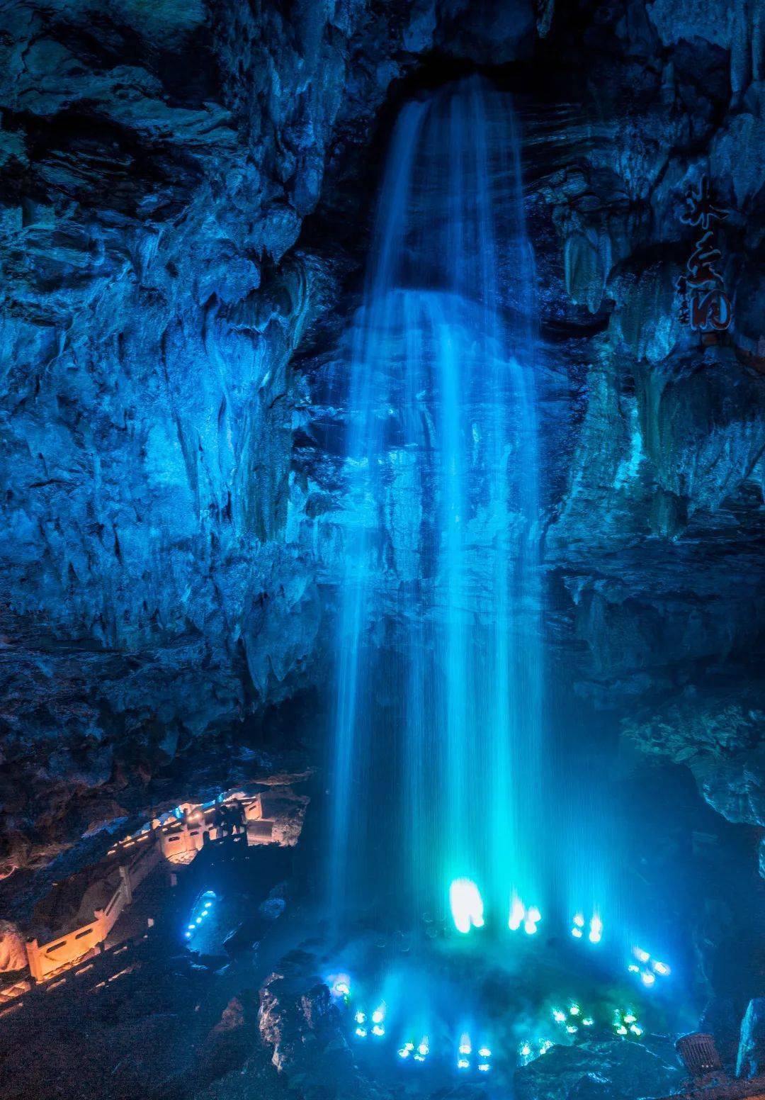 夏季清凉18℃的金华双龙洞,当踏入洞口,立刻感受到了清新的空气和凉爽