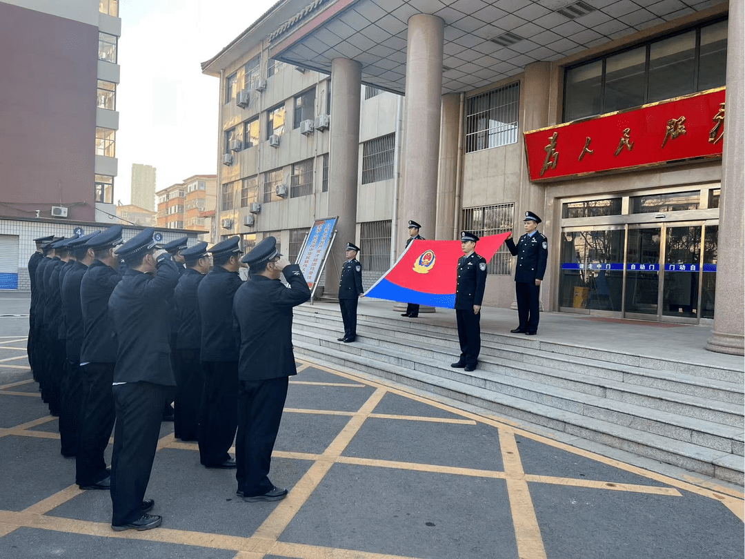 迁西公安局上半年安全感满意度测评开始啦!请您为平安迁西代言,点赞!