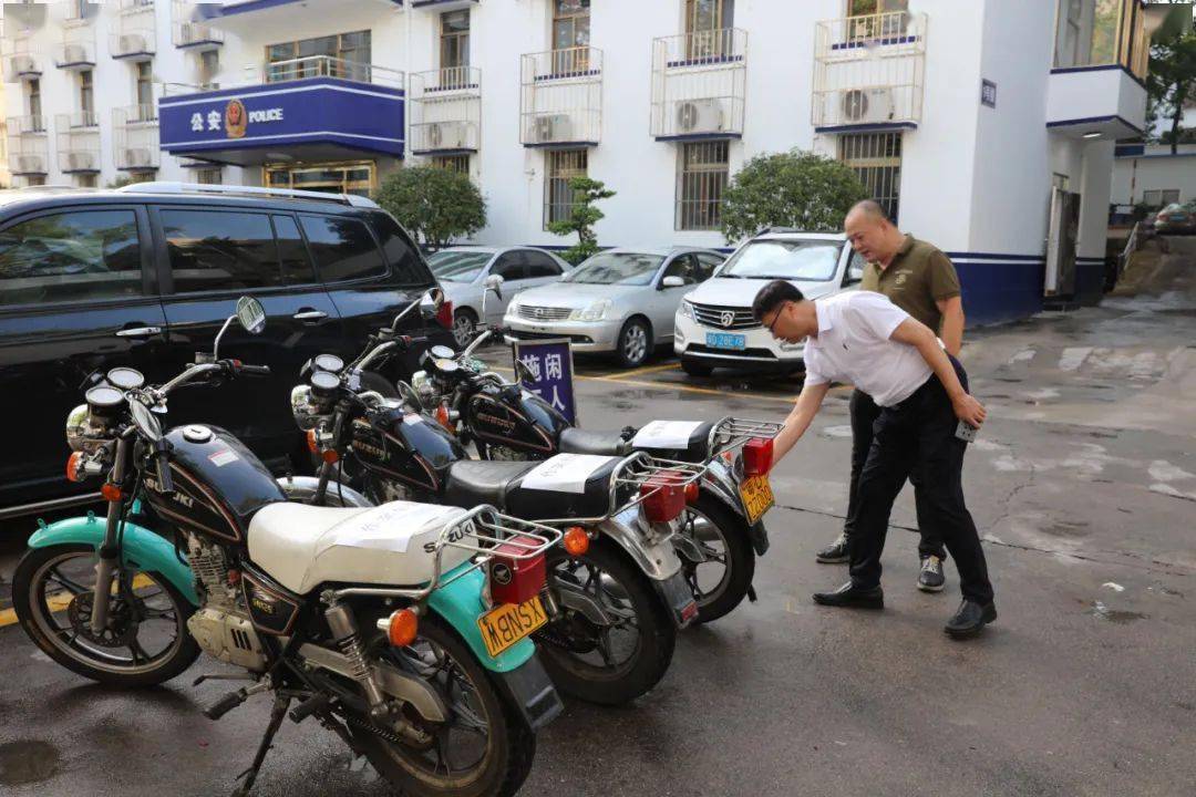 潮南公安抓获飙车滋事团伙成员黄某,陈某,杨某,周某生等7人_峡山_相关