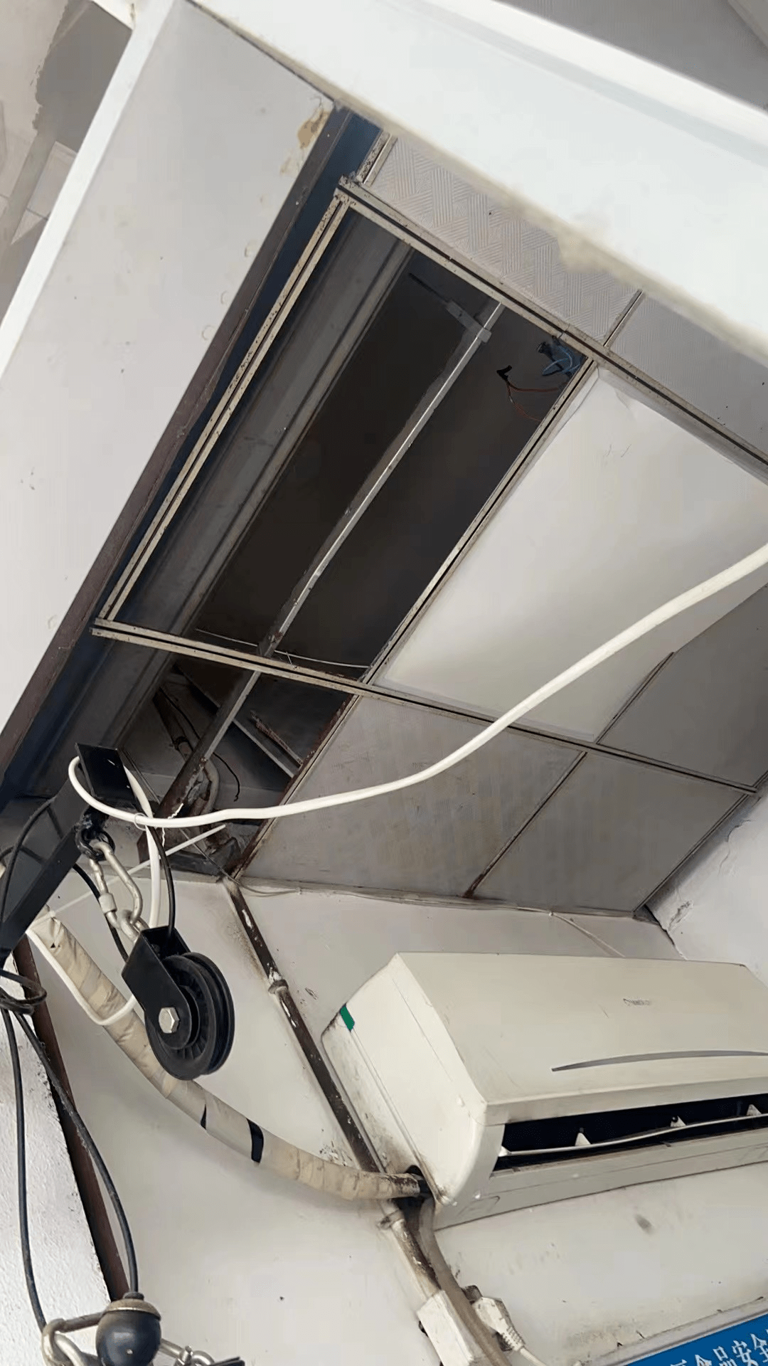 一起看看吧~营业执照名称:杭州市滨江区金诺面馆招牌名:沙县小吃地址