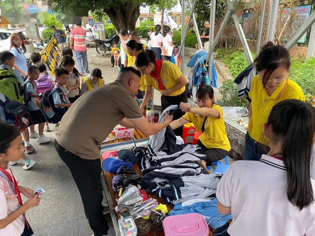 【慧美有你 志愿同行】——寮步镇中心小学家长志愿者服务队组织开展