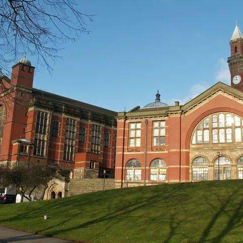 副最高司令谢赫·穆罕默德·本·扎耶德·阿勒纳赫扬殿下赞助下建立