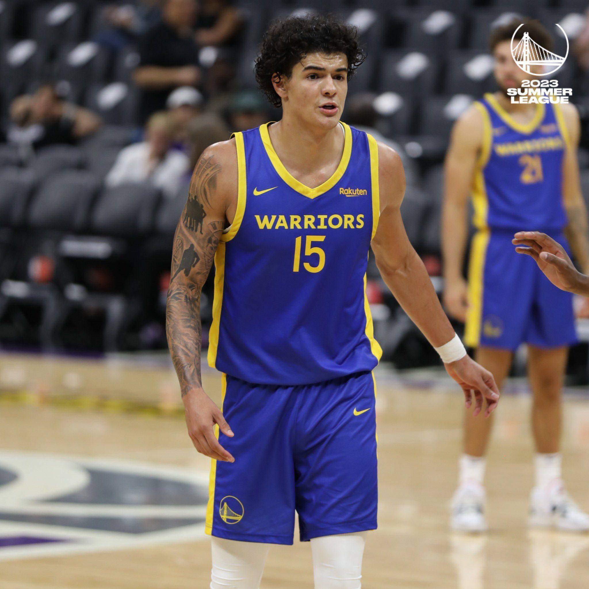 勇士队可能在夏联结束后给桑托斯一份标准新秀合同.(去年是圣克鲁兹