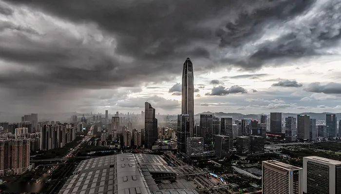 “中国第一高楼”首轮流拍