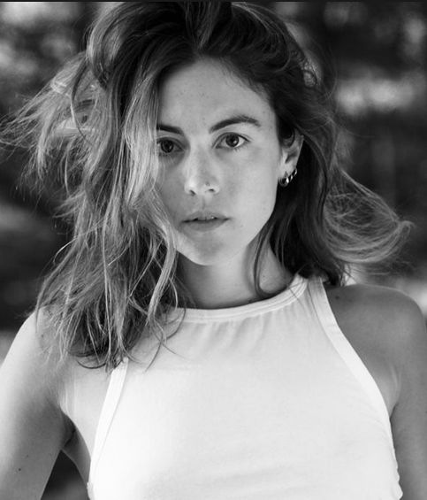 法国漫改真人版剧集《猫眼三姐妹》公布主演阵容_camille_romain_lou