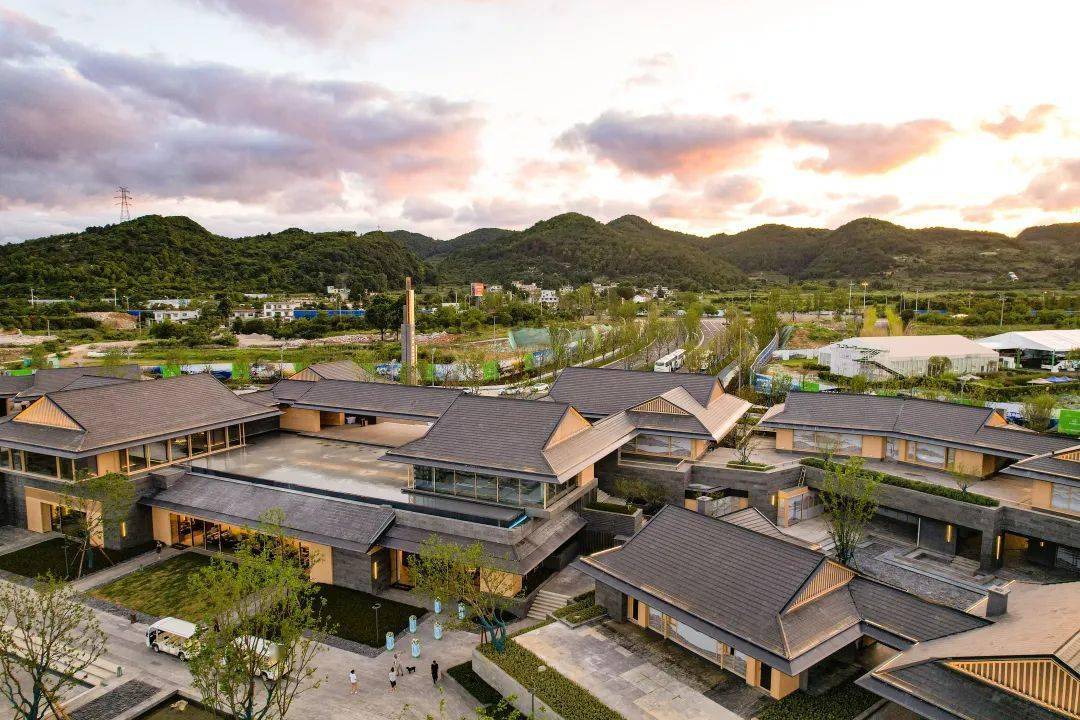 中铁青岩健康小镇示范区正式开放 文旅贵阳公司领跑贵州大健康产业