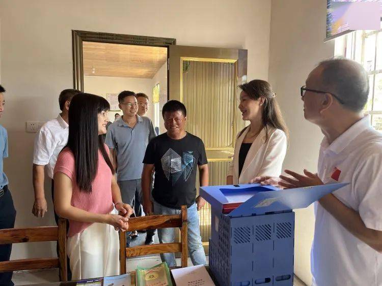 市残联来弋阳开展"心连心,面对面,优化服务再升级"调研走访活动