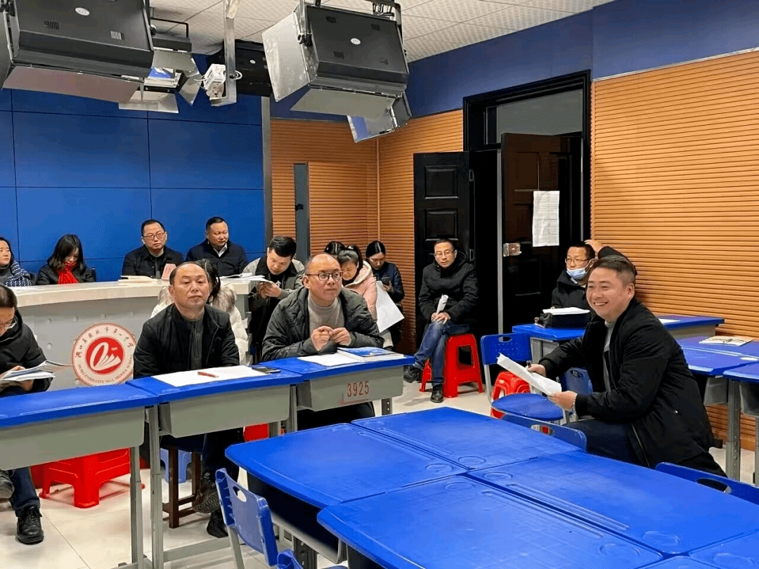 老师| 穷尽世间理,殷殷恩师情——记恩施市第一中学教师郑光耀_郑哥