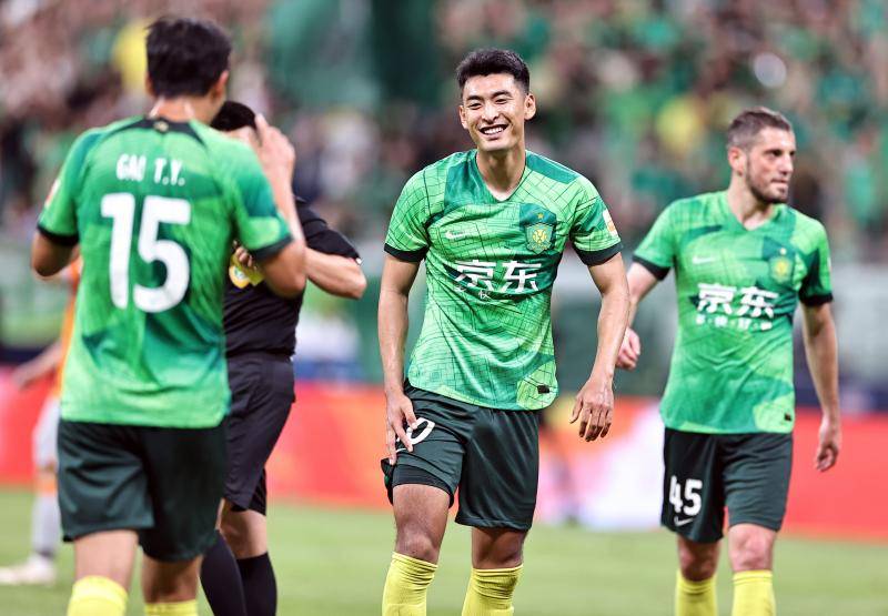 聚焦| 王子铭上演首个帽子戏法 想让所有队员签名收藏足球_比赛_国安