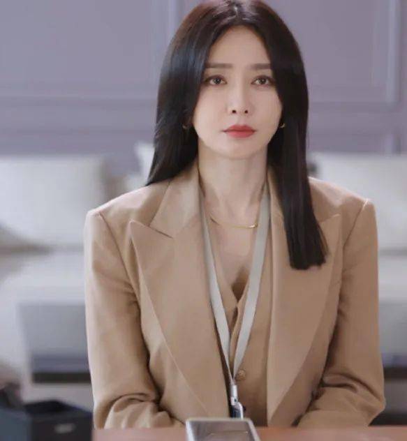 秦岚"新恋情"爆火,这对太好嗑了_牛仔_休闲_look