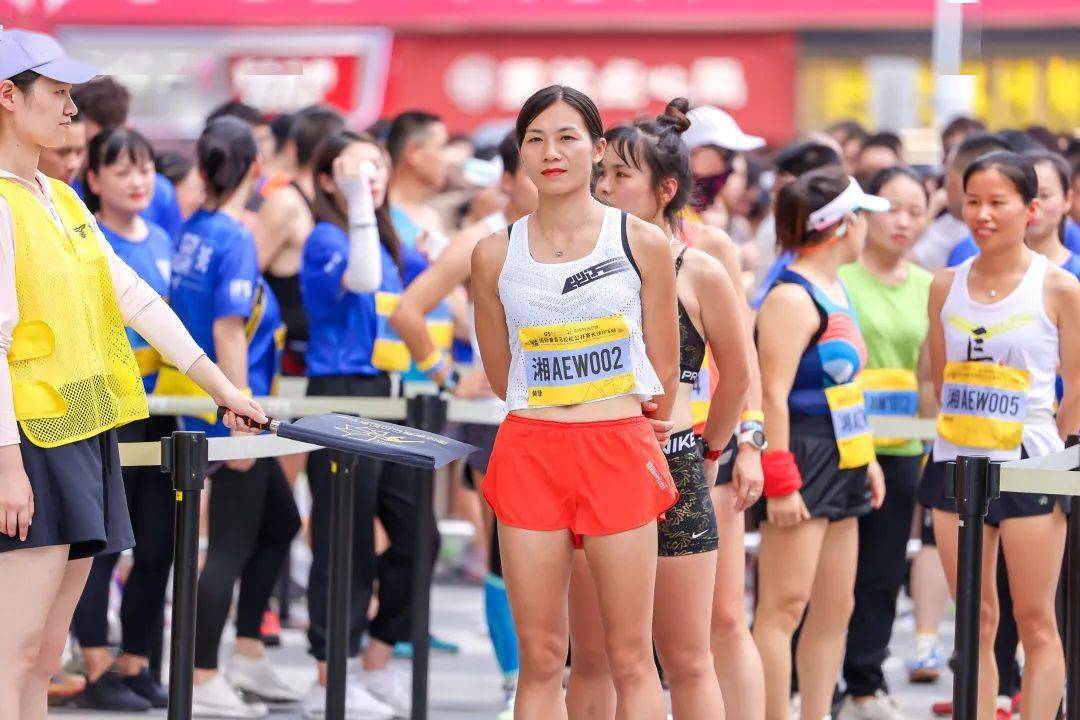 必迈推广大使黄菲荣获国际垂直马拉松公开赛长沙ifs站冠军