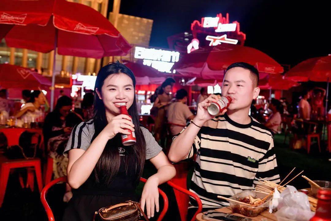 特别提醒:因啤酒节活动封闭部分道路,请各位观众沿知音大道一侧前往