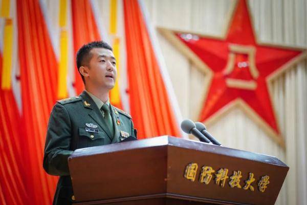 国防科技大学的毕业典礼,网友直呼:太燃了!_本科_研究生_青春