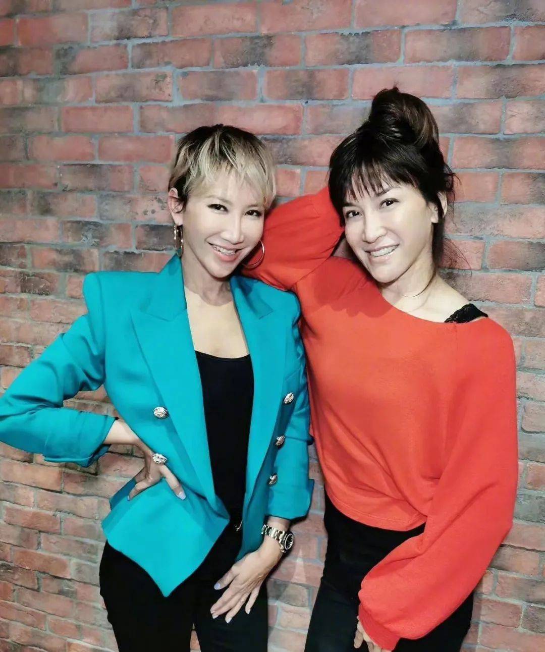 今日热点:李玟二姐回应李玟老公争遗产;孟佳在线找刘雨昕......_布兰妮_网友_评论