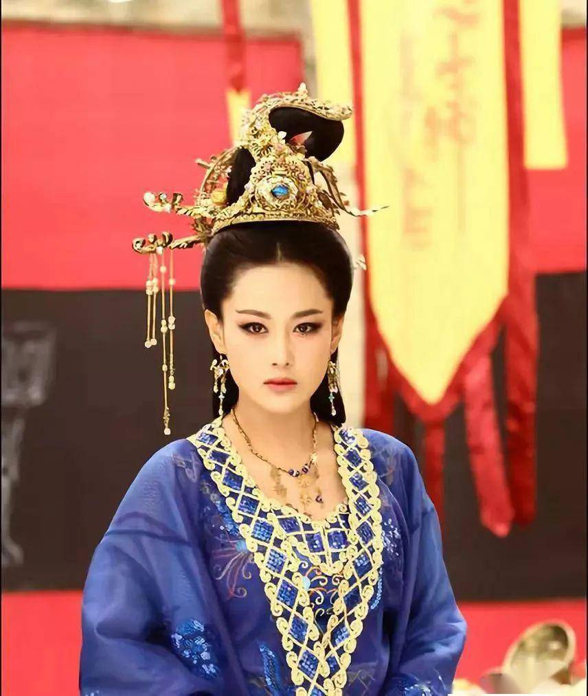 后来,该演员2016年又出演了电影《封神传奇》中的妲己,可惜这部电影