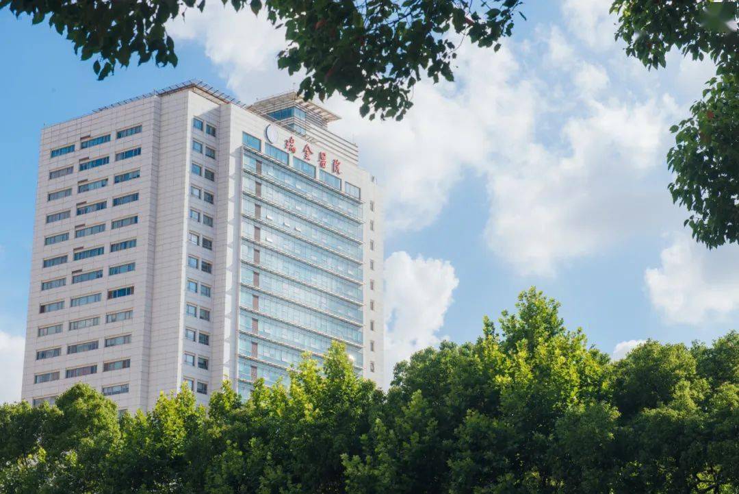 上午蔡伟主任医师专家门诊周三上午严佶祺主任医师专家门诊周三上午