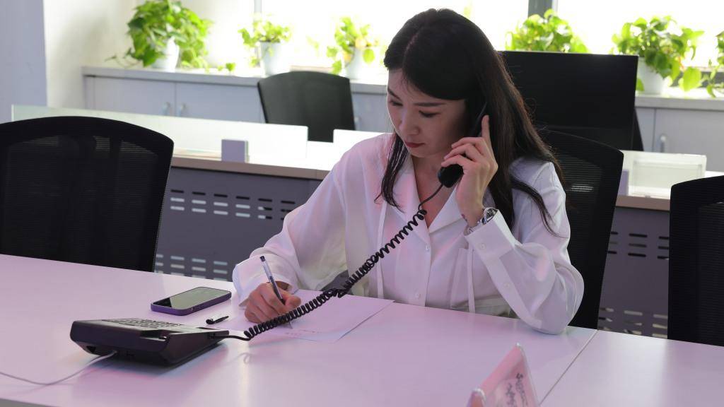 听完刘阿姨的讲述后,张潇霄律师表示,由于合同签署房产过户距今已经