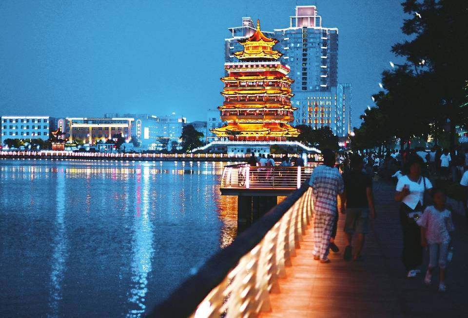 夏夜消暑_东湖公园_温文_清徐