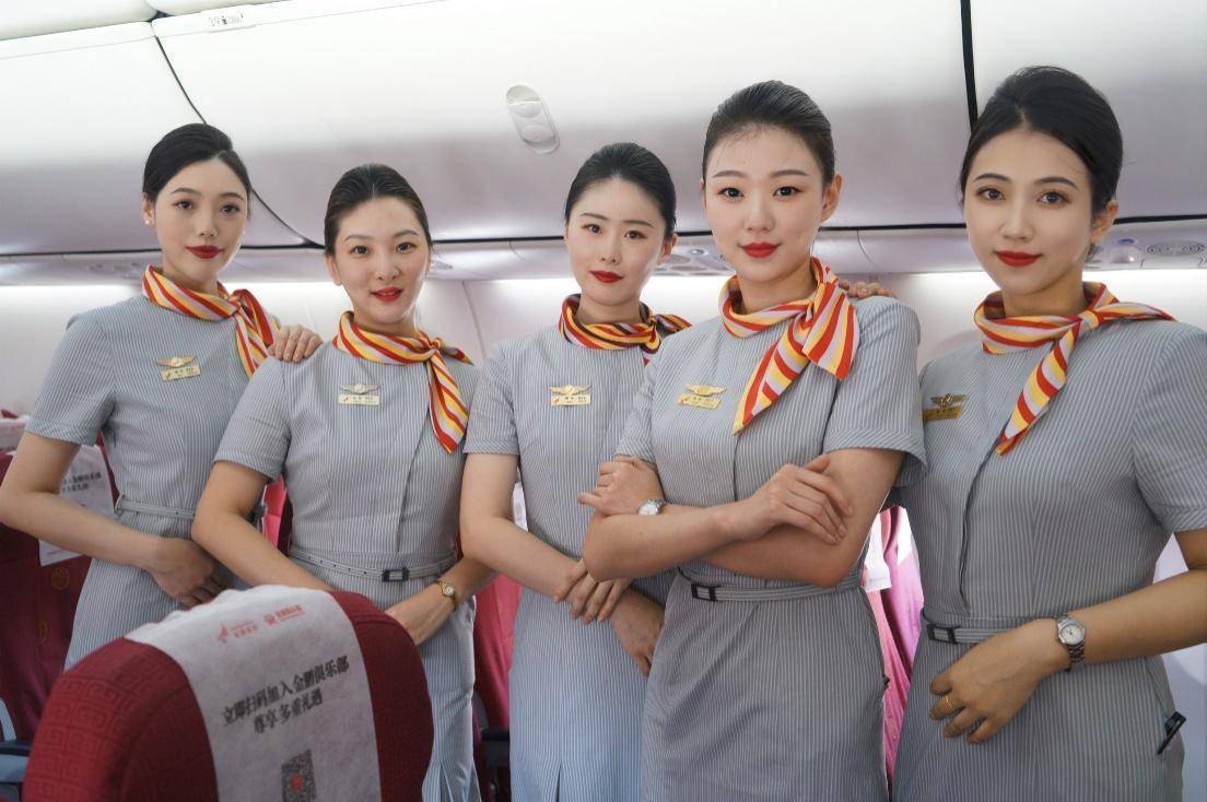 抓安全 增航线 提服务,金鹏航空多措并举力保暑运旅客顺畅出行